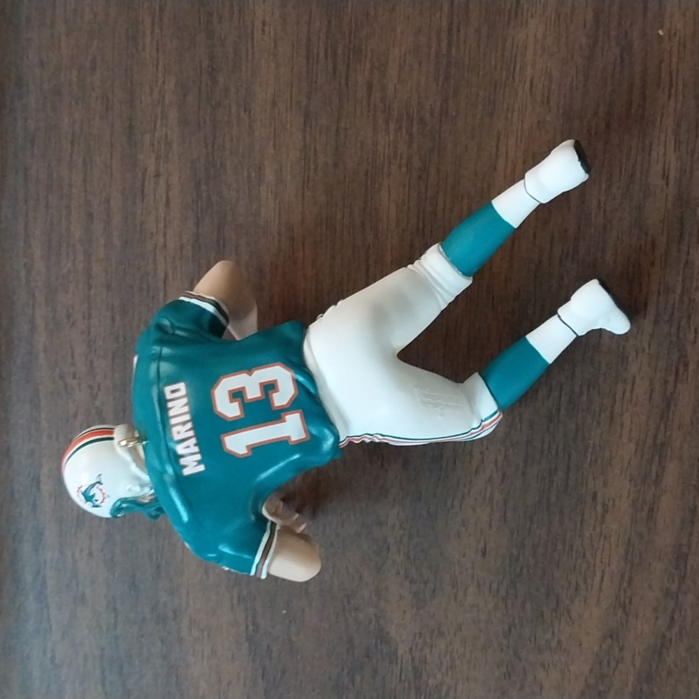 Dan Marino Hallmark Ornament Miami Dolphins - Picture 3 of 5